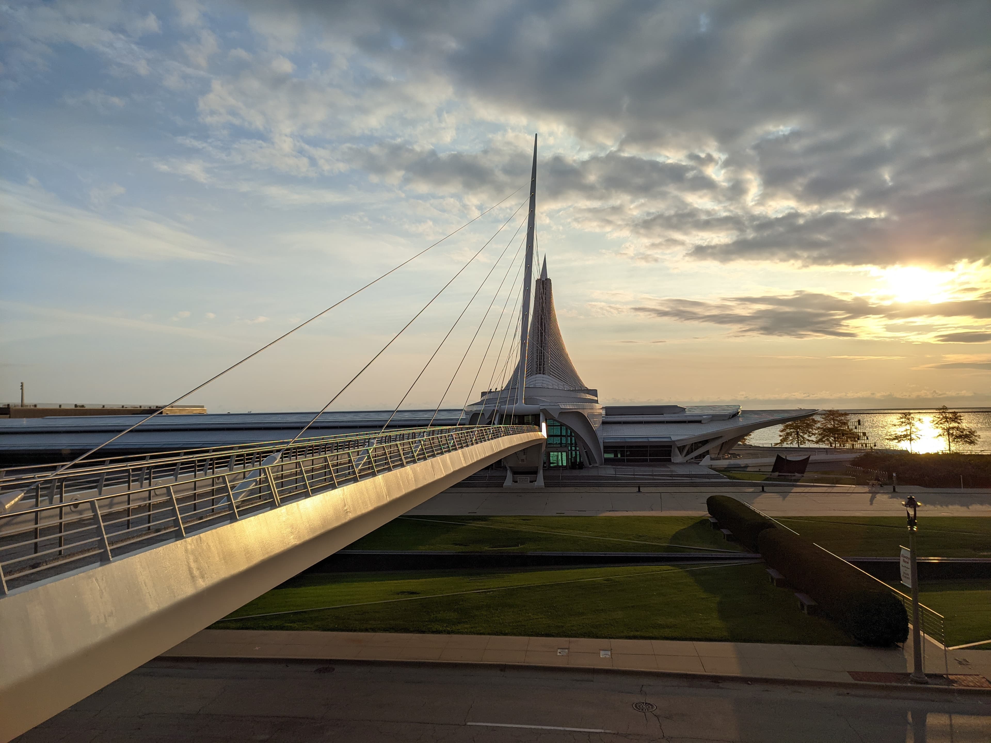 The Santiago Calatrava Quadracci Pavilion at the Milwaukee Art Museum on the Lake Michigan waterfront, Milwaukee, Wisconsin